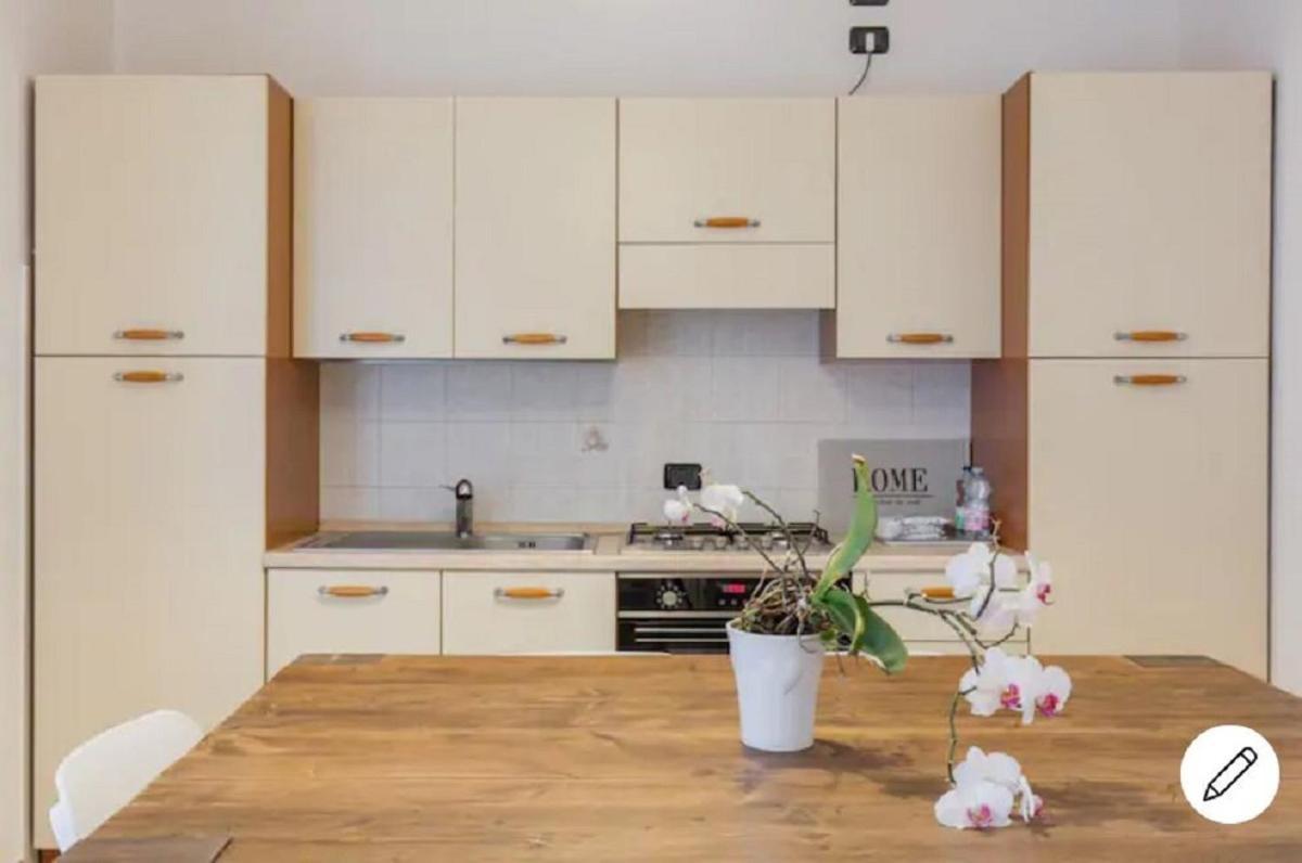 Апартаменты Casa Ulivi Bianco Ривольтелла Экстерьер фото